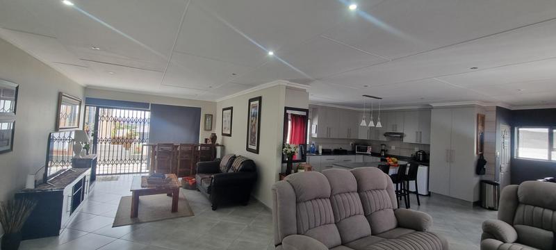 2 Bedroom Property for Sale in Reebok Western Cape